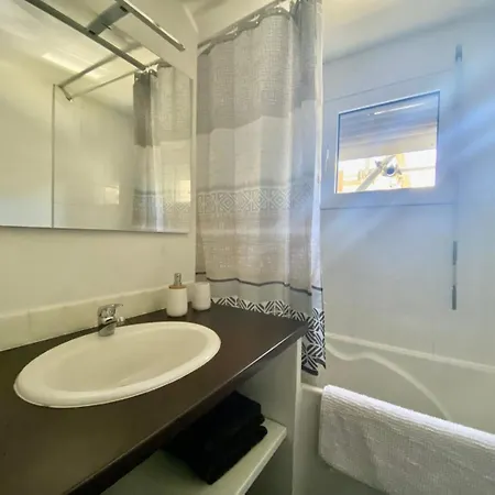 Apartment Le Carnot: City Centre With Parking Space