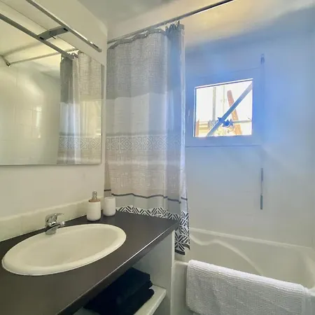 Apartment Le Carnot: City Centre With Parking Space